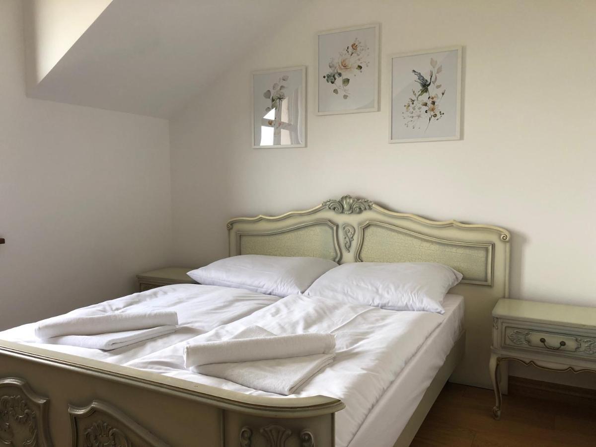 Dwor Gogolewo Nad Warta Bed & Breakfast Ksiaz Wielkopolski ภายนอก รูปภาพ