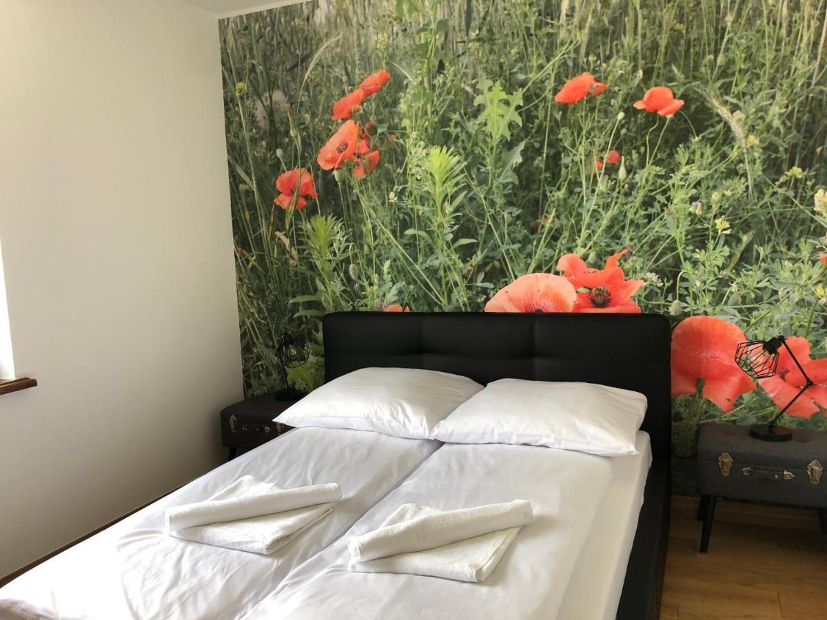 Dwor Gogolewo Nad Warta Bed & Breakfast Ksiaz Wielkopolski ภายนอก รูปภาพ