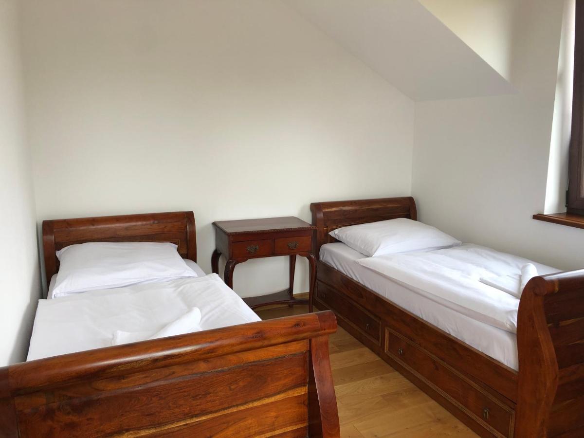 Dwor Gogolewo Nad Warta Bed & Breakfast Ksiaz Wielkopolski ภายนอก รูปภาพ