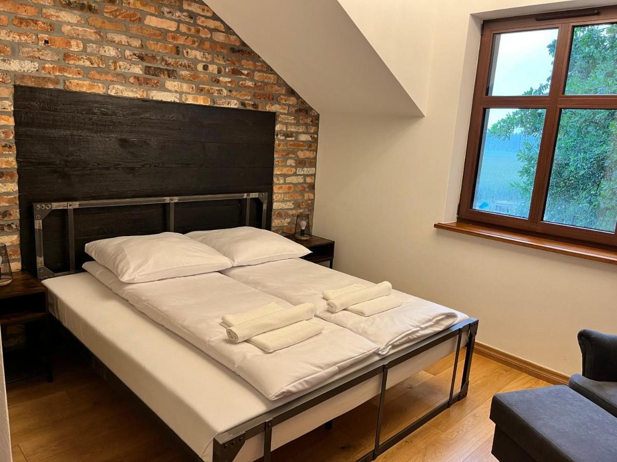 Dwor Gogolewo Nad Warta Bed & Breakfast Ksiaz Wielkopolski ภายนอก รูปภาพ