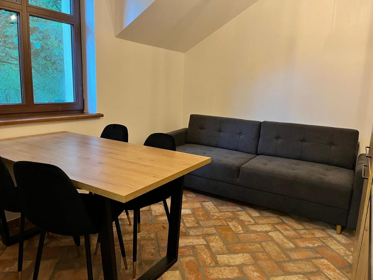 Dwor Gogolewo Nad Warta Bed & Breakfast Ksiaz Wielkopolski ภายนอก รูปภาพ
