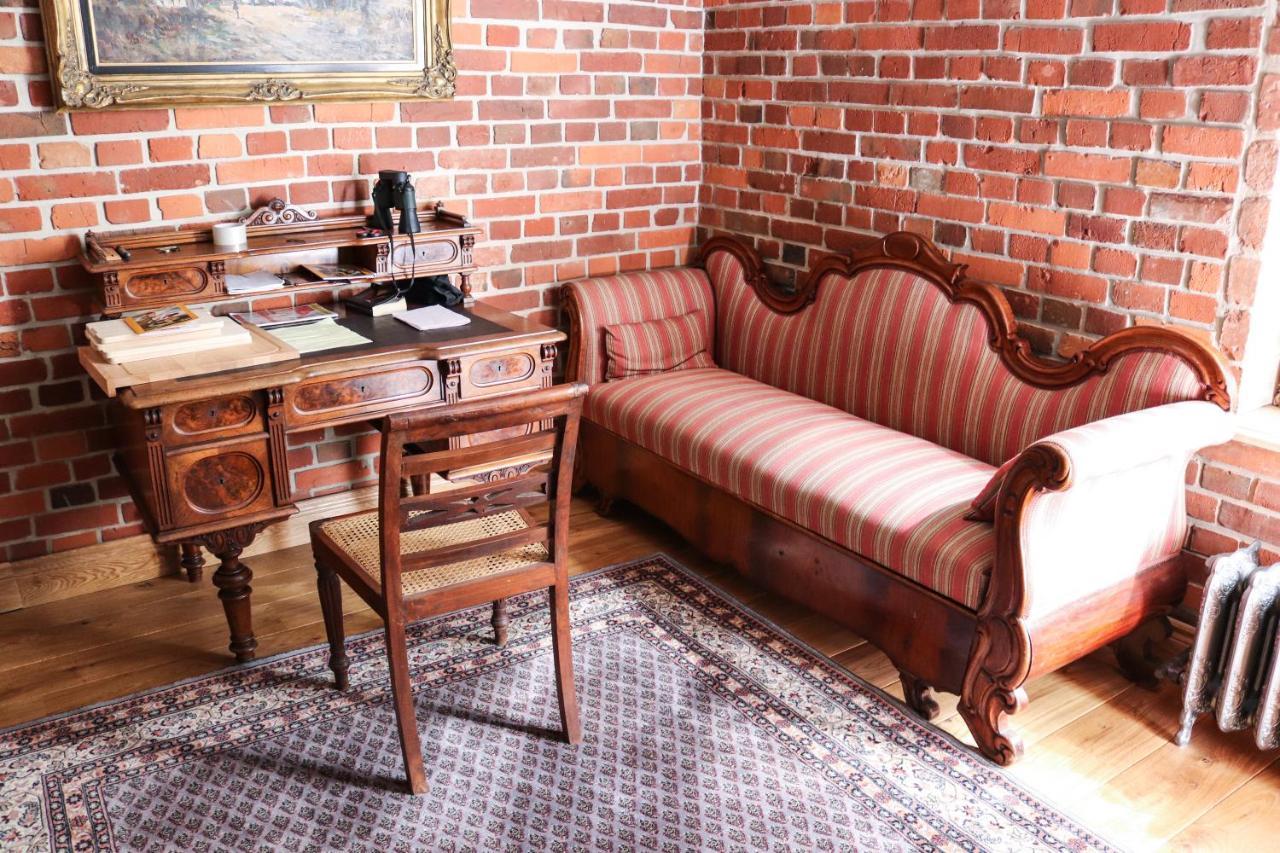Dwor Gogolewo Nad Warta Bed & Breakfast Ksiaz Wielkopolski ภายนอก รูปภาพ