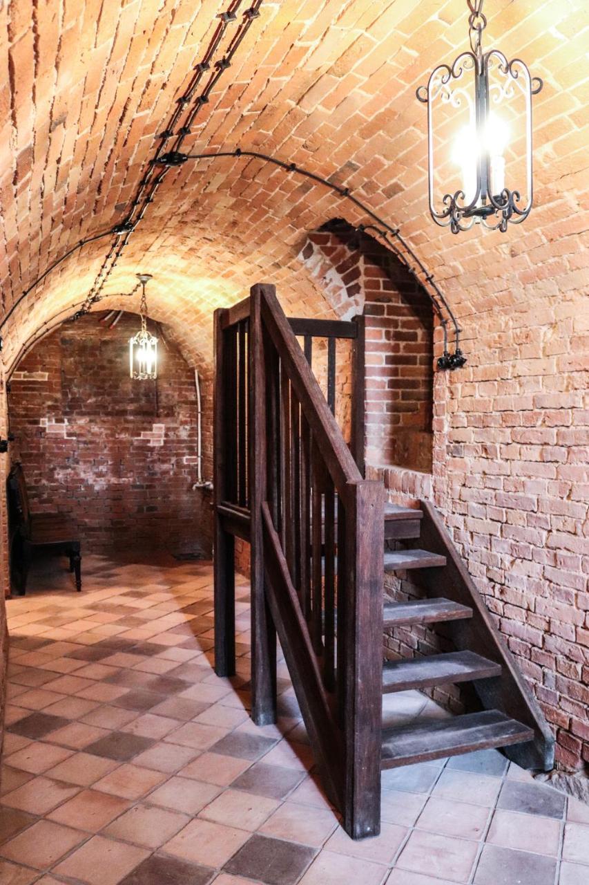 Dwor Gogolewo Nad Warta Bed & Breakfast Ksiaz Wielkopolski ภายนอก รูปภาพ