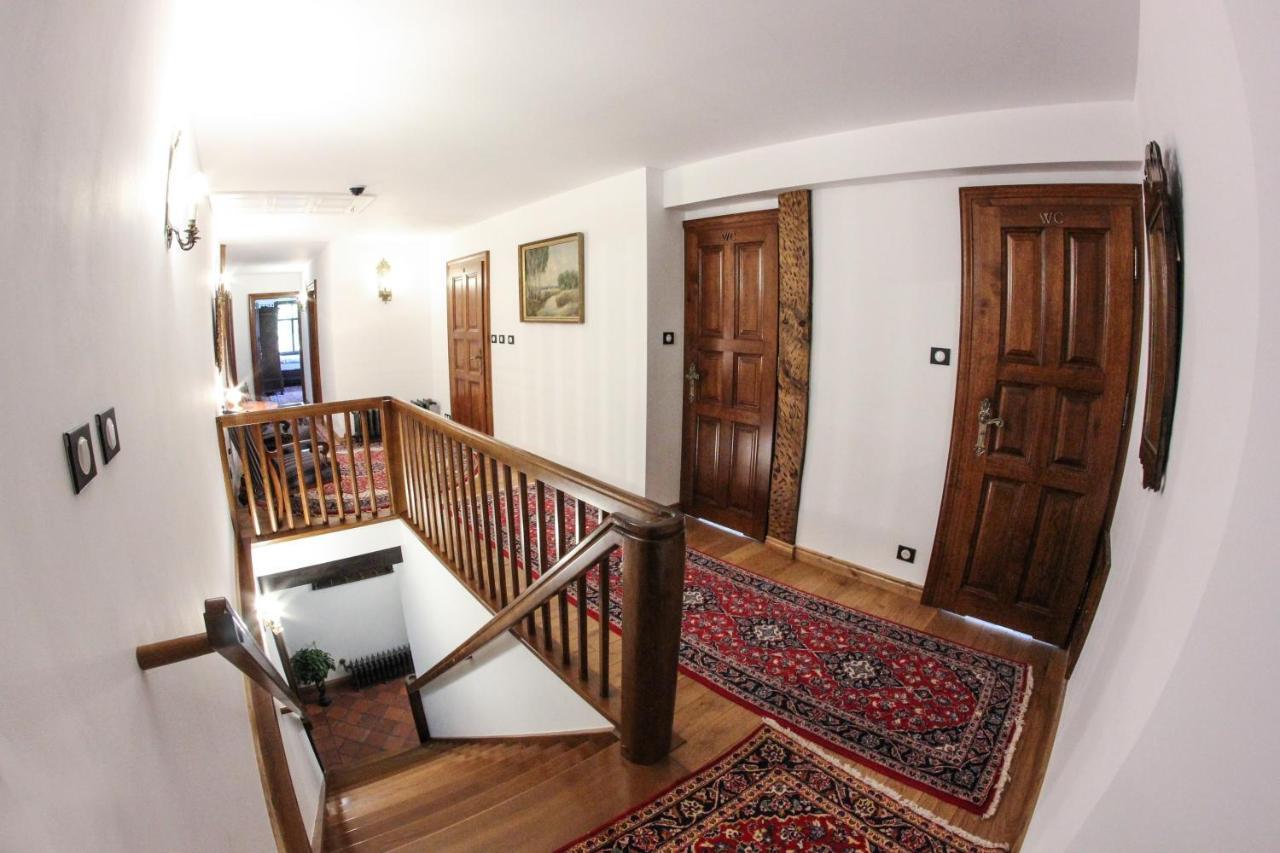 Dwor Gogolewo Nad Warta Bed & Breakfast Ksiaz Wielkopolski ภายนอก รูปภาพ